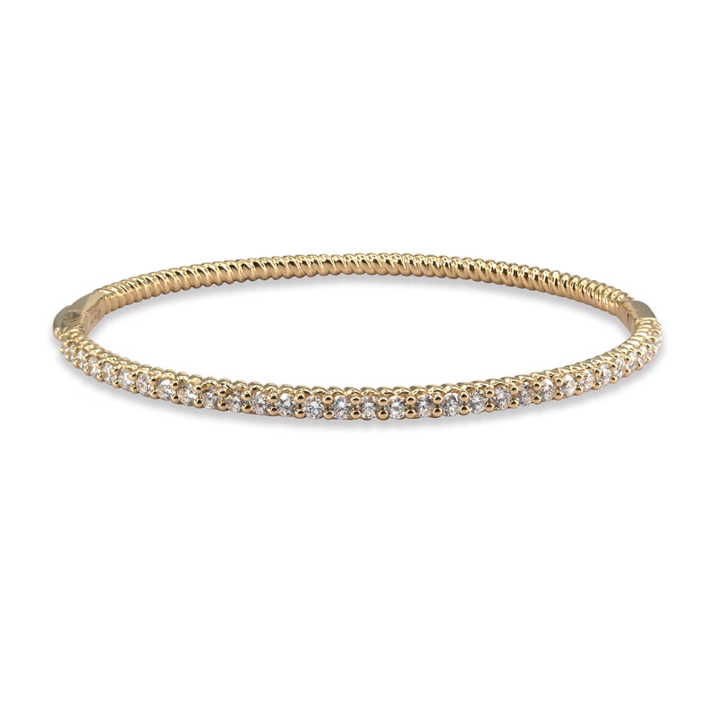 18K yellow gold bangle with ethically-sourced round brilliant diamonds