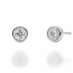 18K White Gold Earrings with Round Brilliant Diamond Studs.