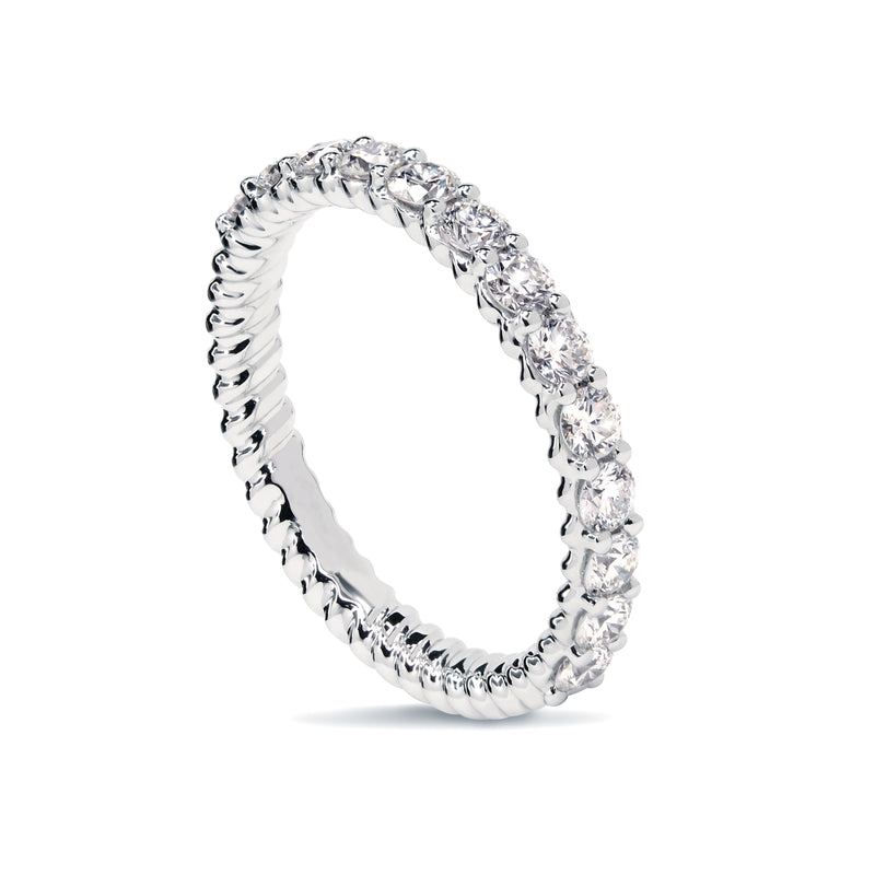 18K gold or platinum ring band with ethically-sourced round brilliant diamonds