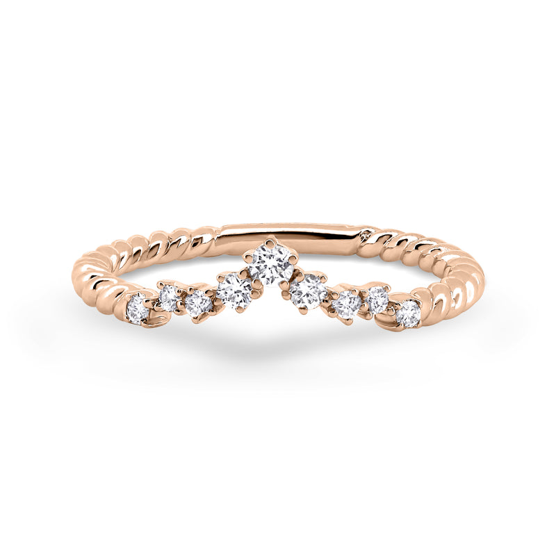 18K yellow gold ring with ethically-sourced round brilliant diamonds