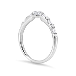 18K White Gold Ring with Round Brilliant and Baguette Diamonds. 